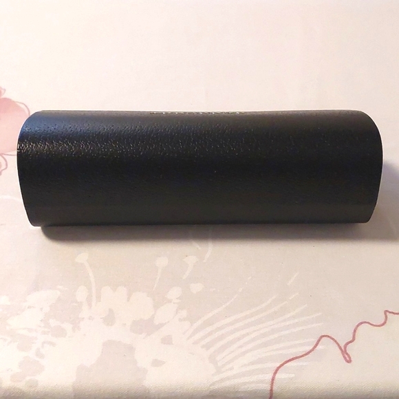 Burberry black glasses case - Picture 3 of 12